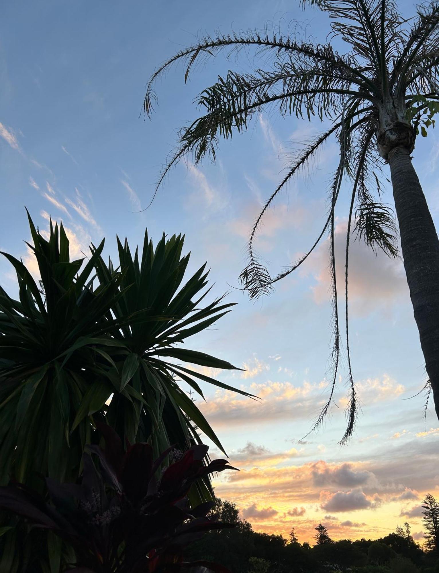 Poinciana Cottages Burnt Pine Esterno foto