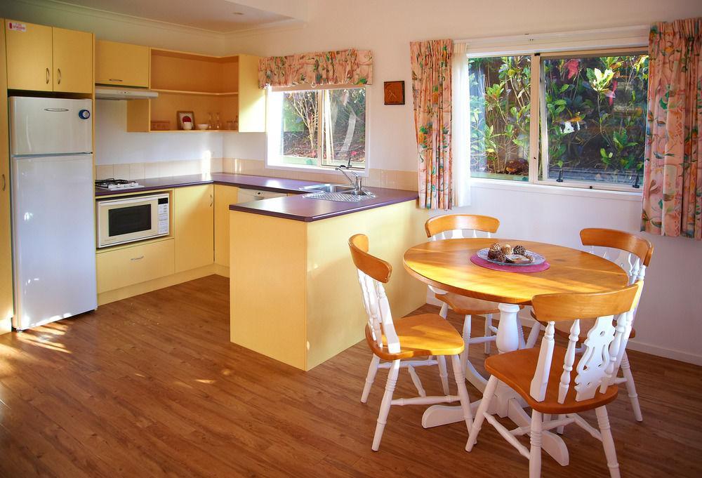 Poinciana Cottages Burnt Pine Esterno foto